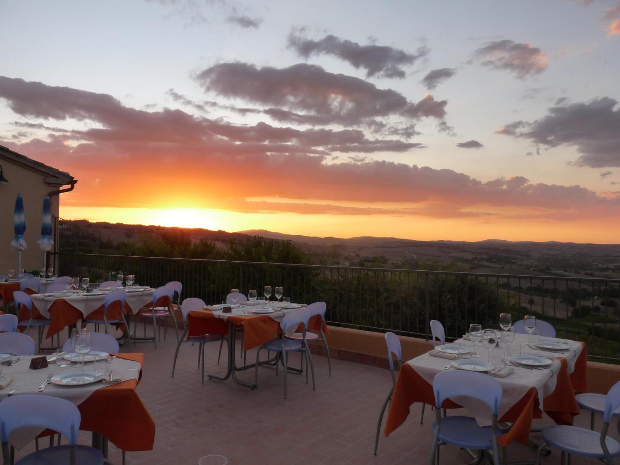 Cadabò Montecarotto Exterior foto